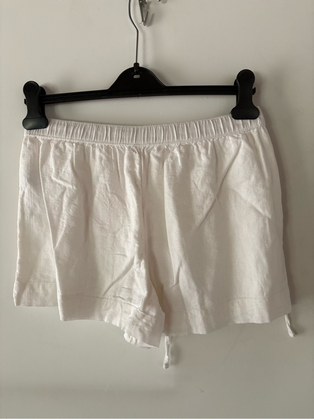 Abercrombie & Fitch White Elastic-Waist Athletic Shorts